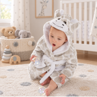18C976: Baby Novelty Giraffe Dressing Gown (0-6 Months)